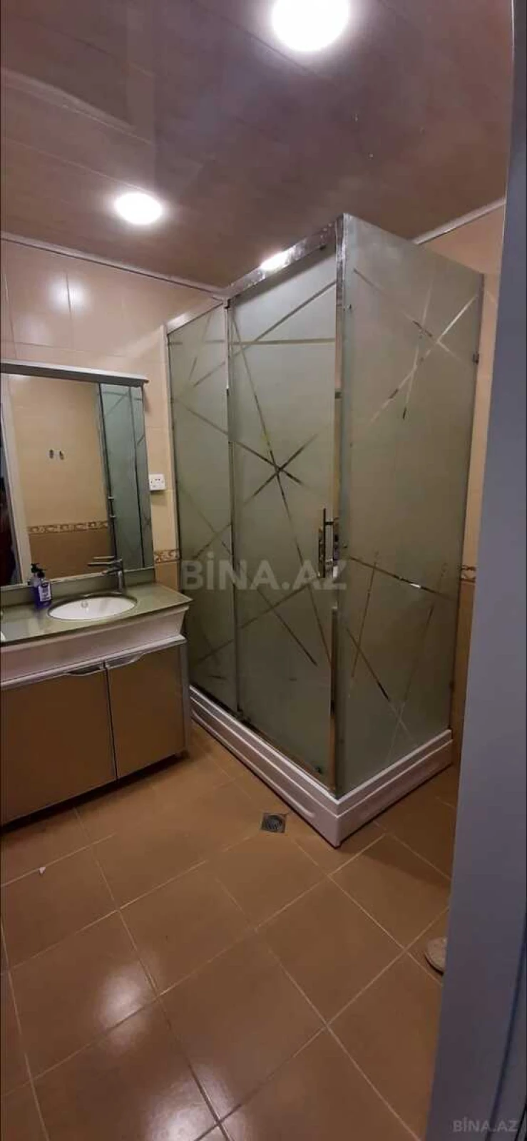 Satılır 2 otaqlı mənzil 92 m²