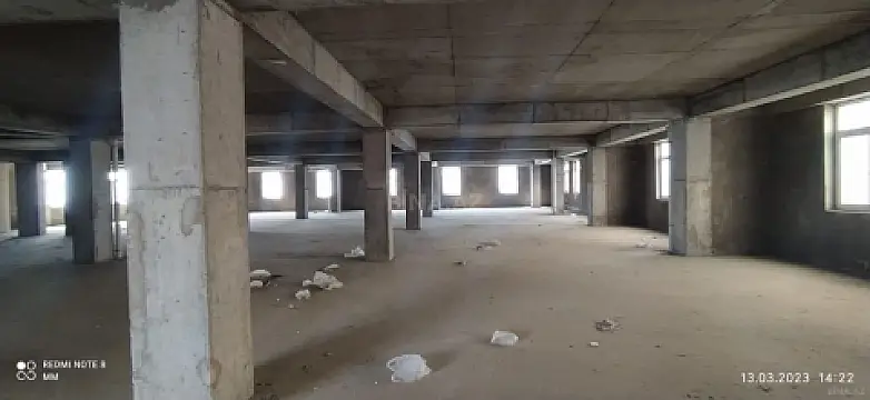 Satılır obyekt 860 m²