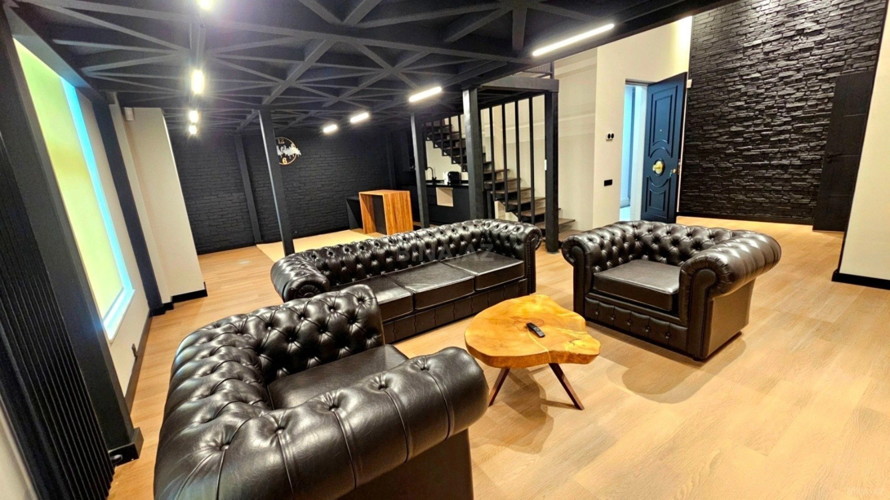 Kirayə verilir 3 otaqlı ofis 143 m²