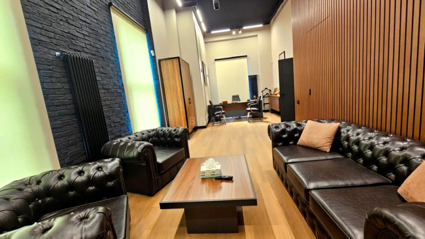 Kirayə verilir 3 otaqlı ofis 143 m²