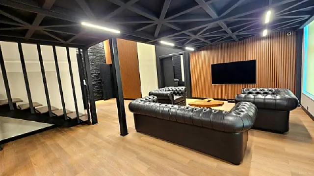 Kirayə verilir 3 otaqlı ofis 143 m²