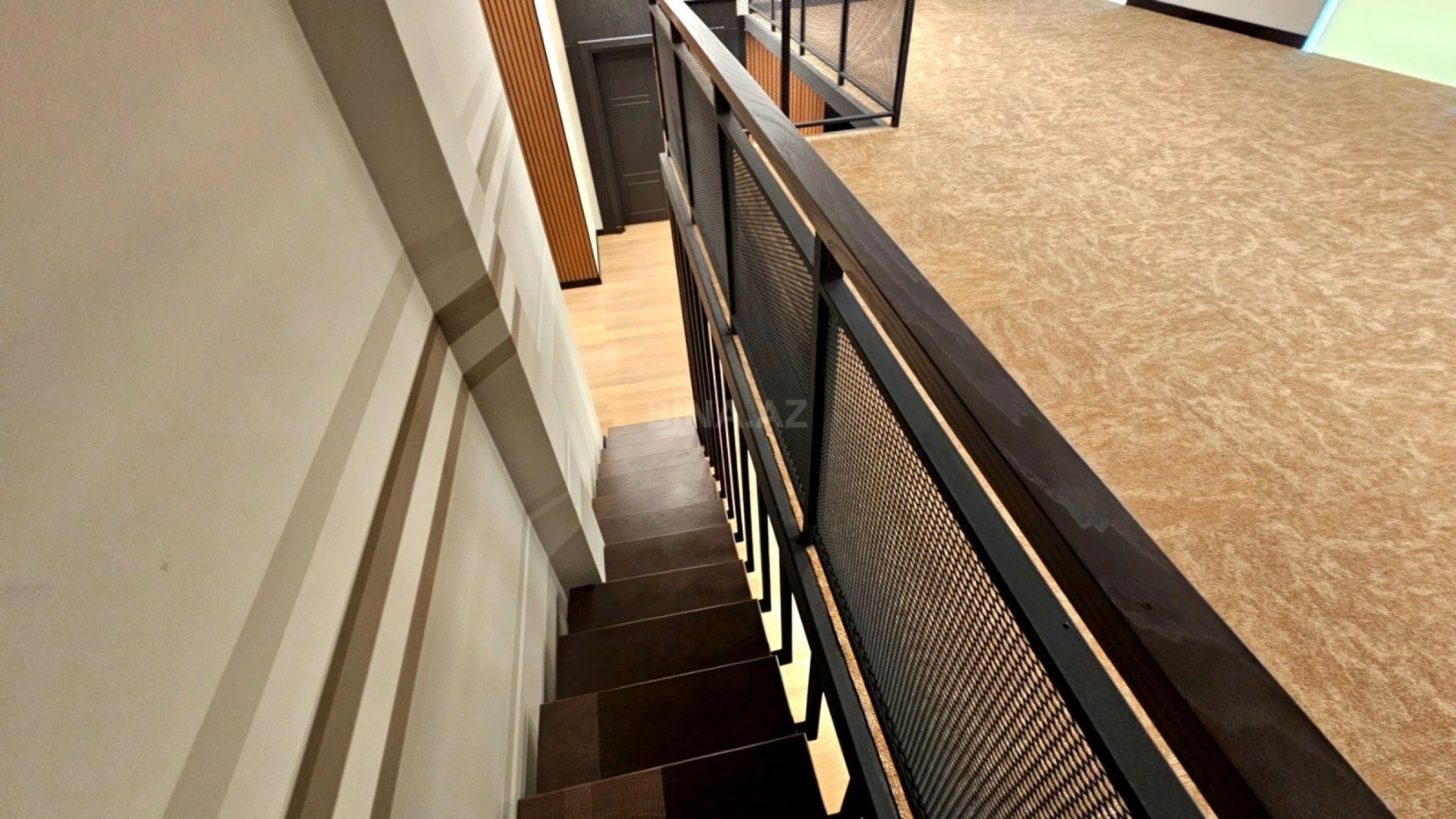 Kirayə verilir 3 otaqlı ofis 143 m²