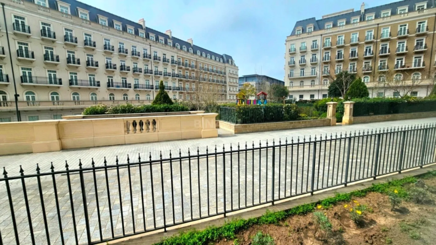 Kirayə verilir 3 otaqlı ofis 143 m²