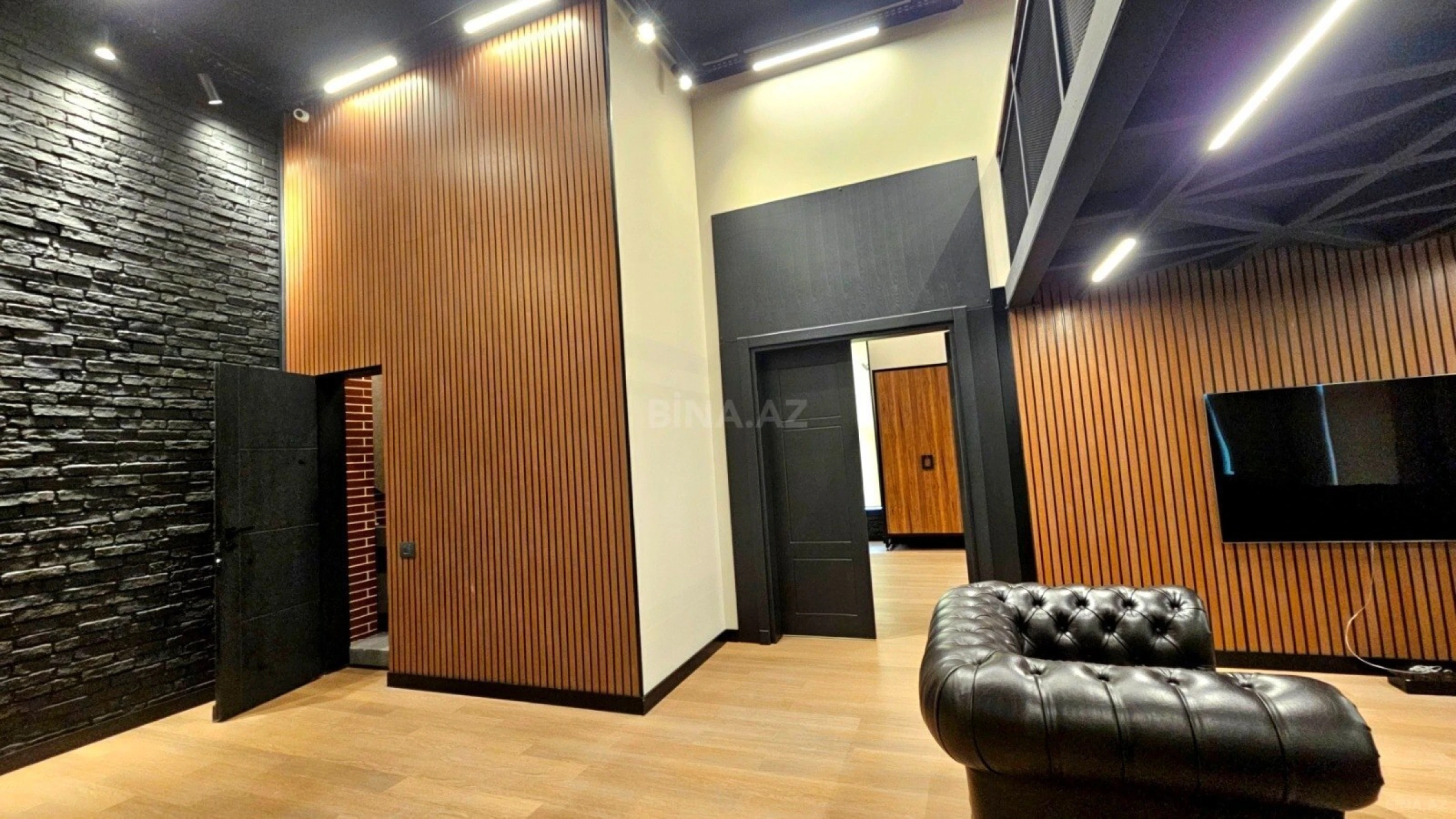 Kirayə verilir 3 otaqlı ofis 143 m²