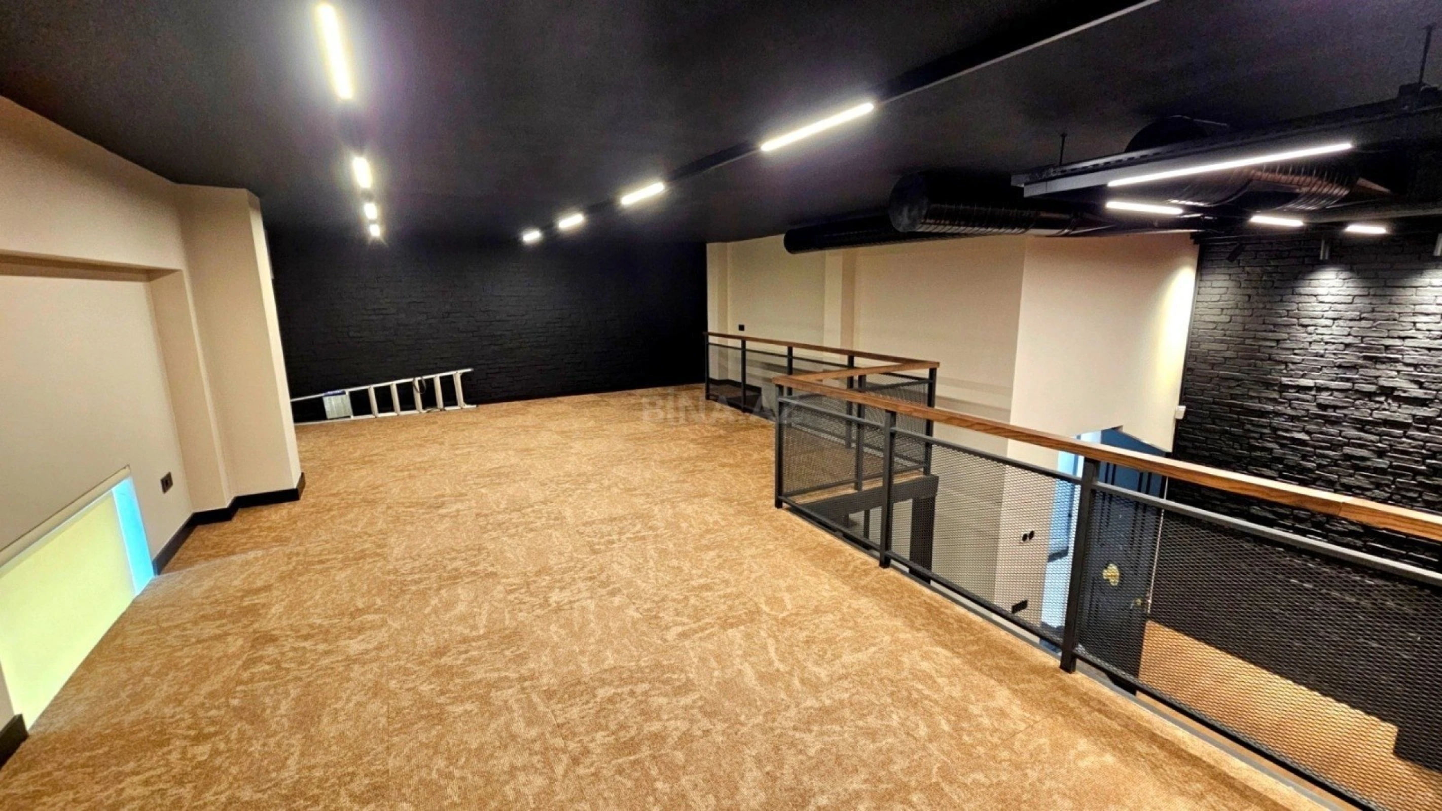 Kirayə verilir 3 otaqlı ofis 143 m²