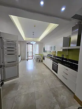 Kirayə verilir 3 otaqlı mənzil 270 m²