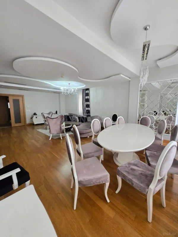 Kirayə verilir 3 otaqlı mənzil 270 m²