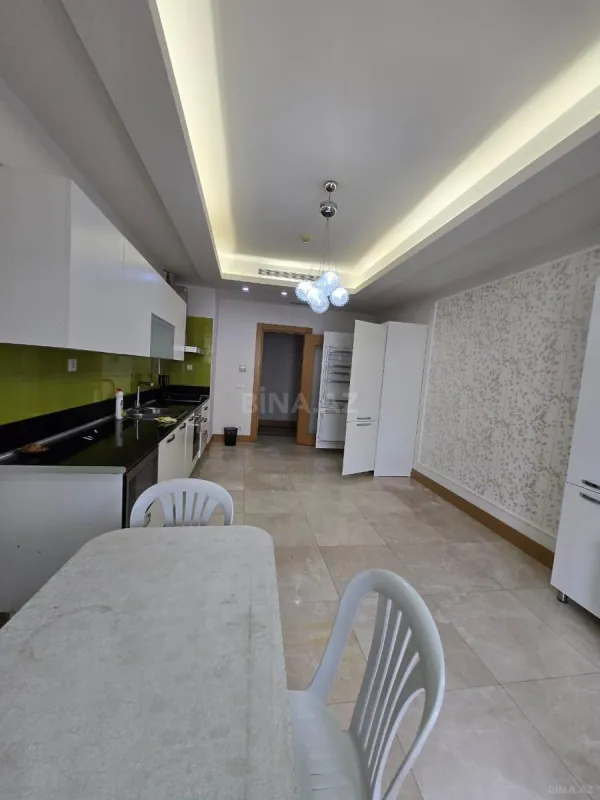Kirayə verilir 3 otaqlı mənzil 270 m²