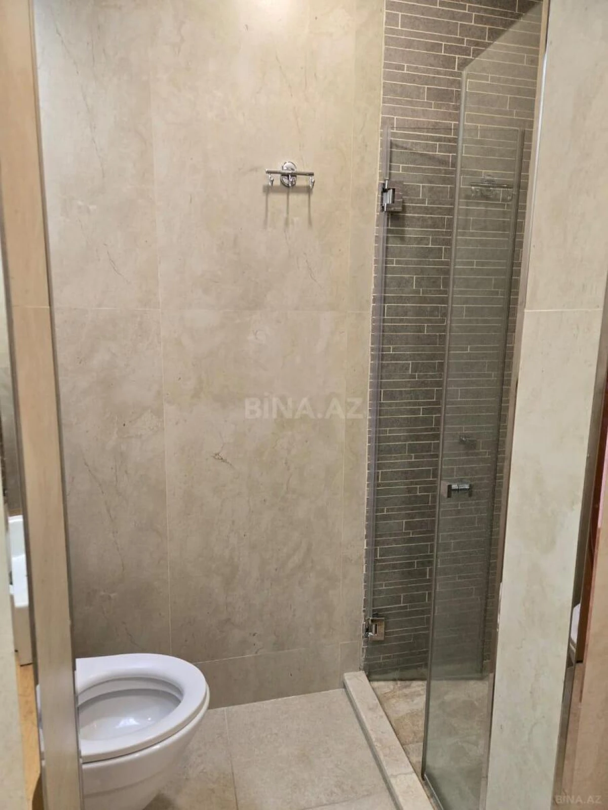 Kirayə verilir 3 otaqlı mənzil 270 m²