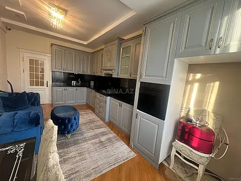 Satılır 3 otaqlı mənzil 130 m²