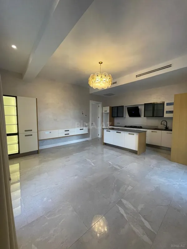 Satılır 4 otaqlı mənzil 220 m²