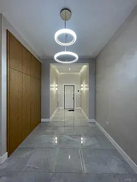 Satılır 4 otaqlı mənzil 220 m²