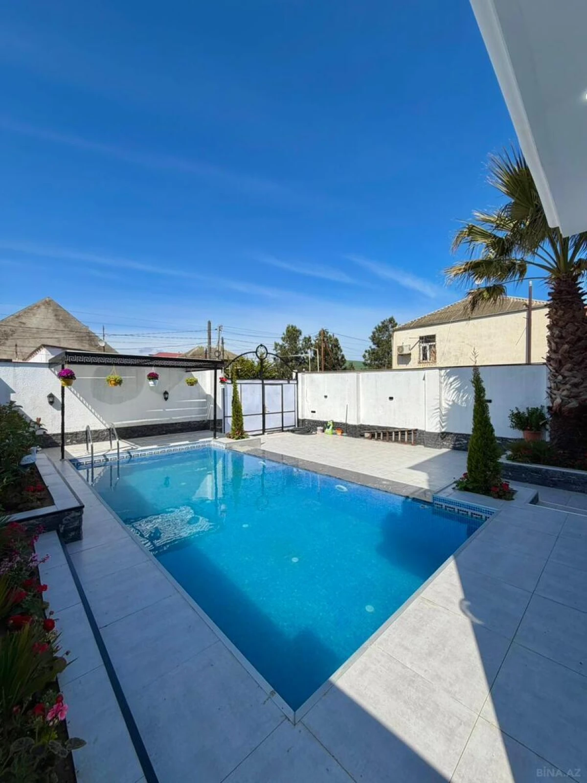 Satılır 4 otaqlı həyət evi 180 m²