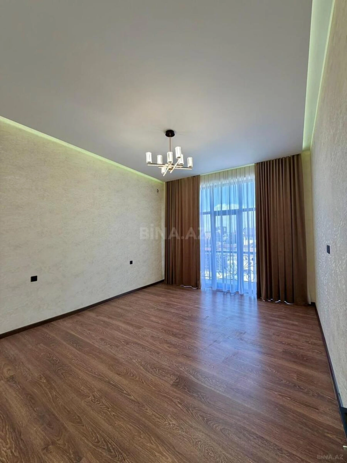 Satılır 4 otaqlı həyət evi 180 m²
