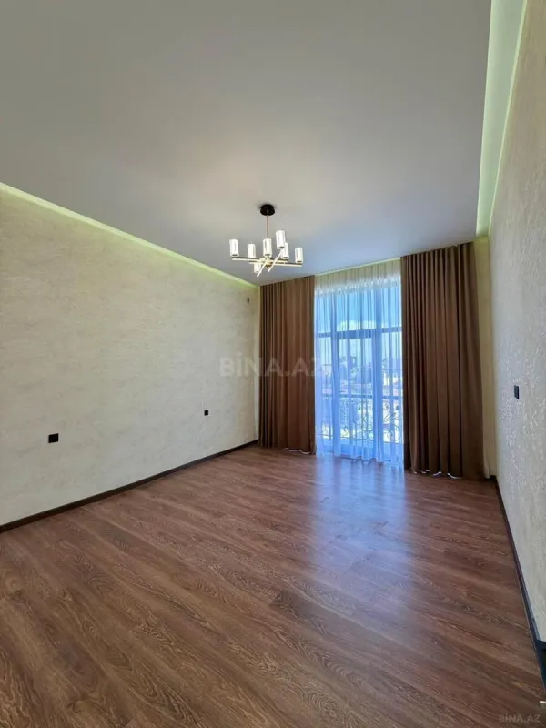 Satılır 4 otaqlı həyət evi 180 m²