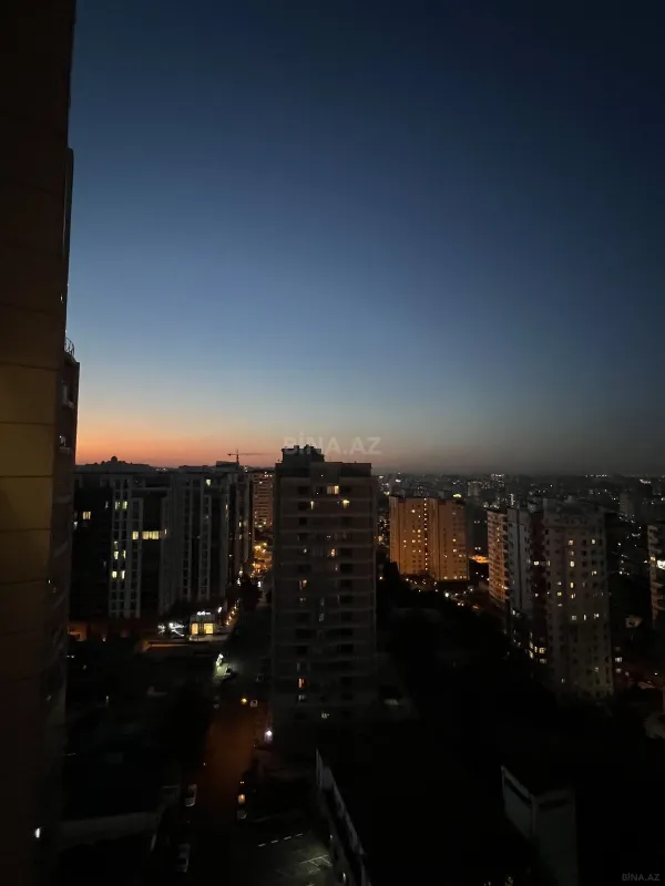 Satılır 4 otaqlı mənzil 214 m²