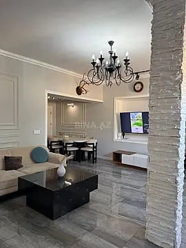 Satılır 6 otaqlı həyət evi 250 m²