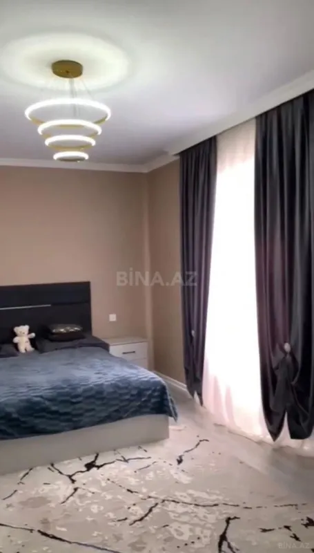 Satılır 6 otaqlı həyət evi 250 m²
