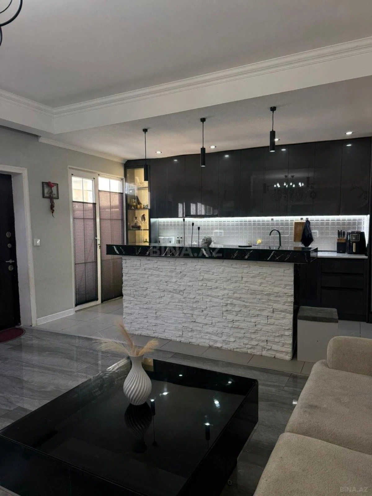 Satılır 6 otaqlı həyət evi 250 m²