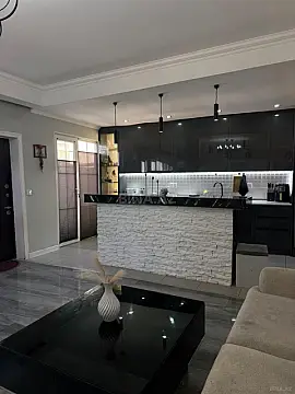 Satılır 6 otaqlı həyət evi 250 m²