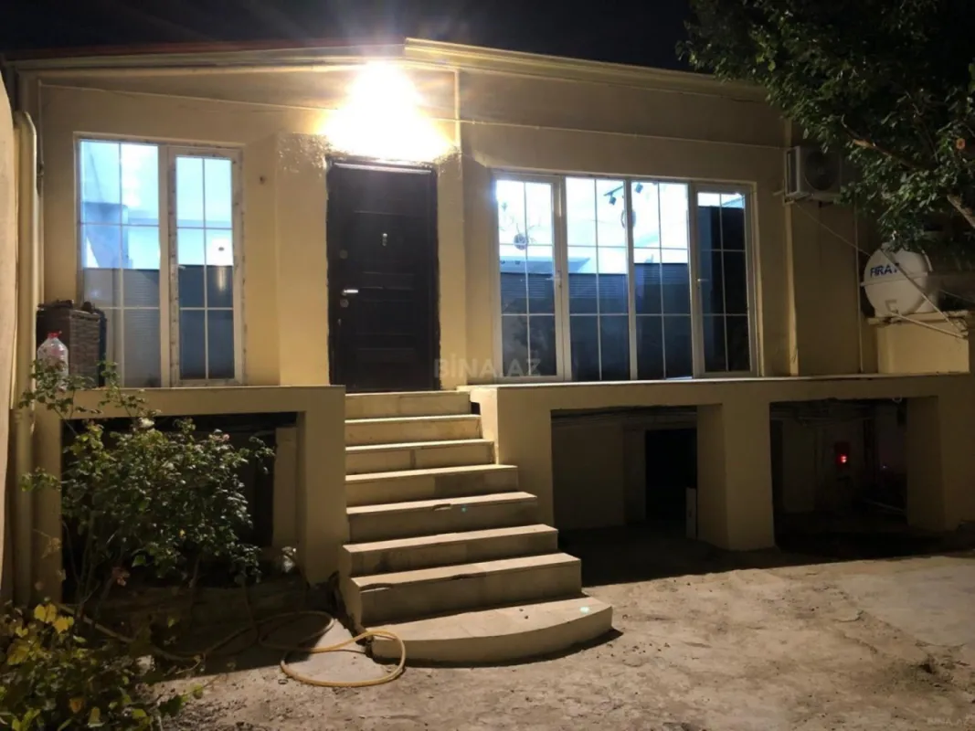 Satılır 6 otaqlı həyət evi 250 m²