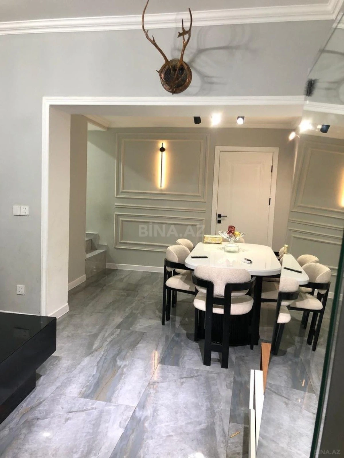 Satılır 6 otaqlı həyət evi 250 m²
