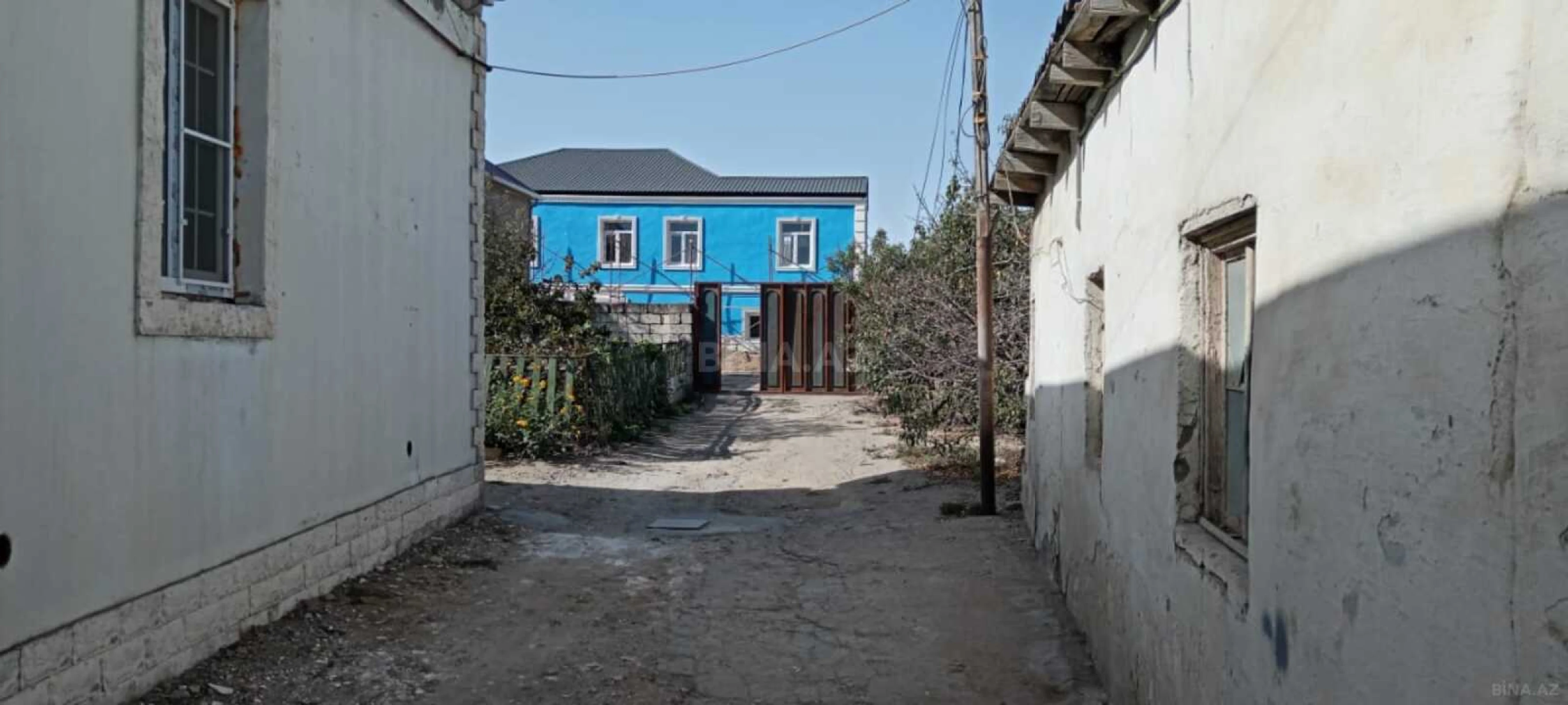 Satılır 10 otaqlı həyət evi 1000 m²