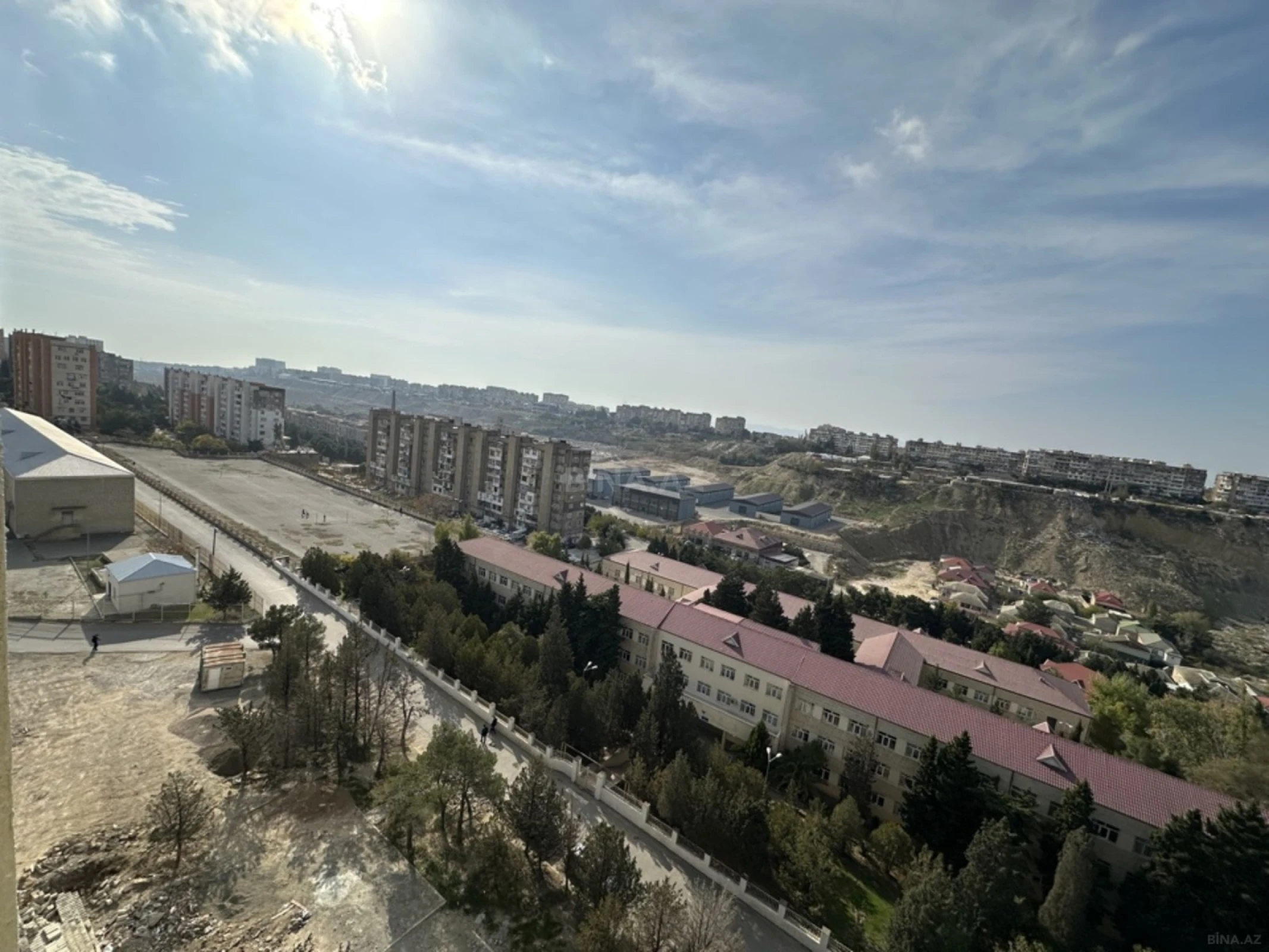 Satılır 1 otaqlı mənzil 72.9 m²