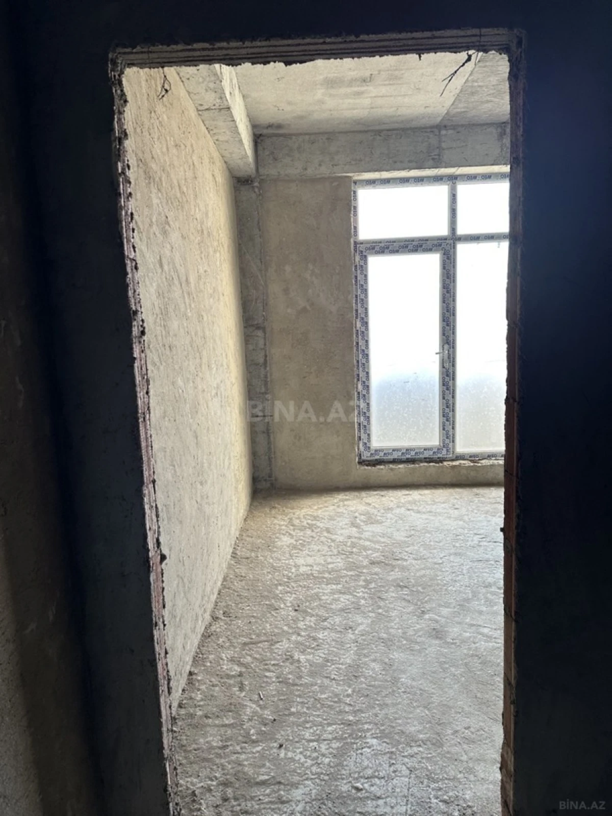 Satılır 1 otaqlı mənzil 72.9 m²