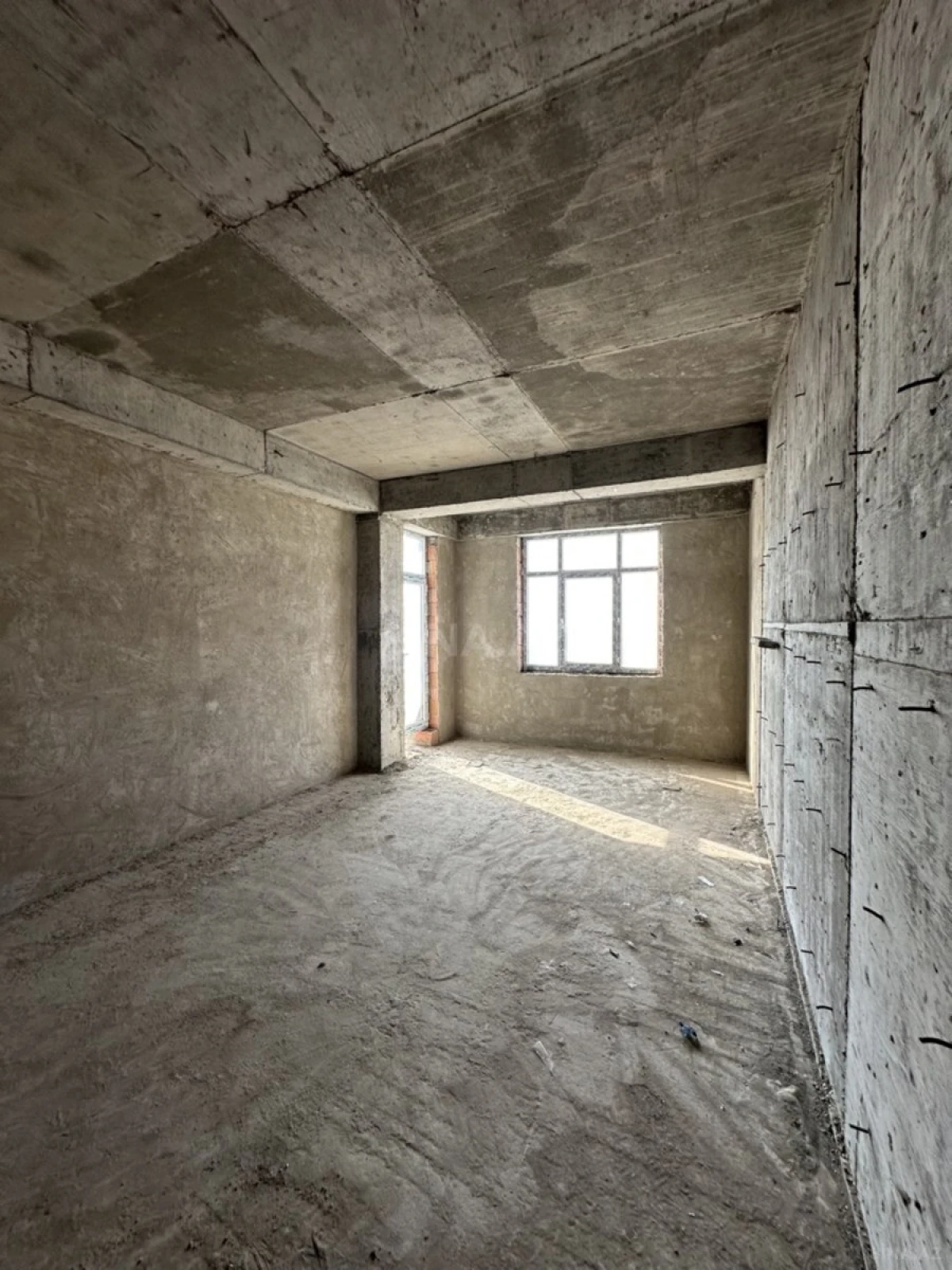 Satılır 1 otaqlı mənzil 72.9 m²