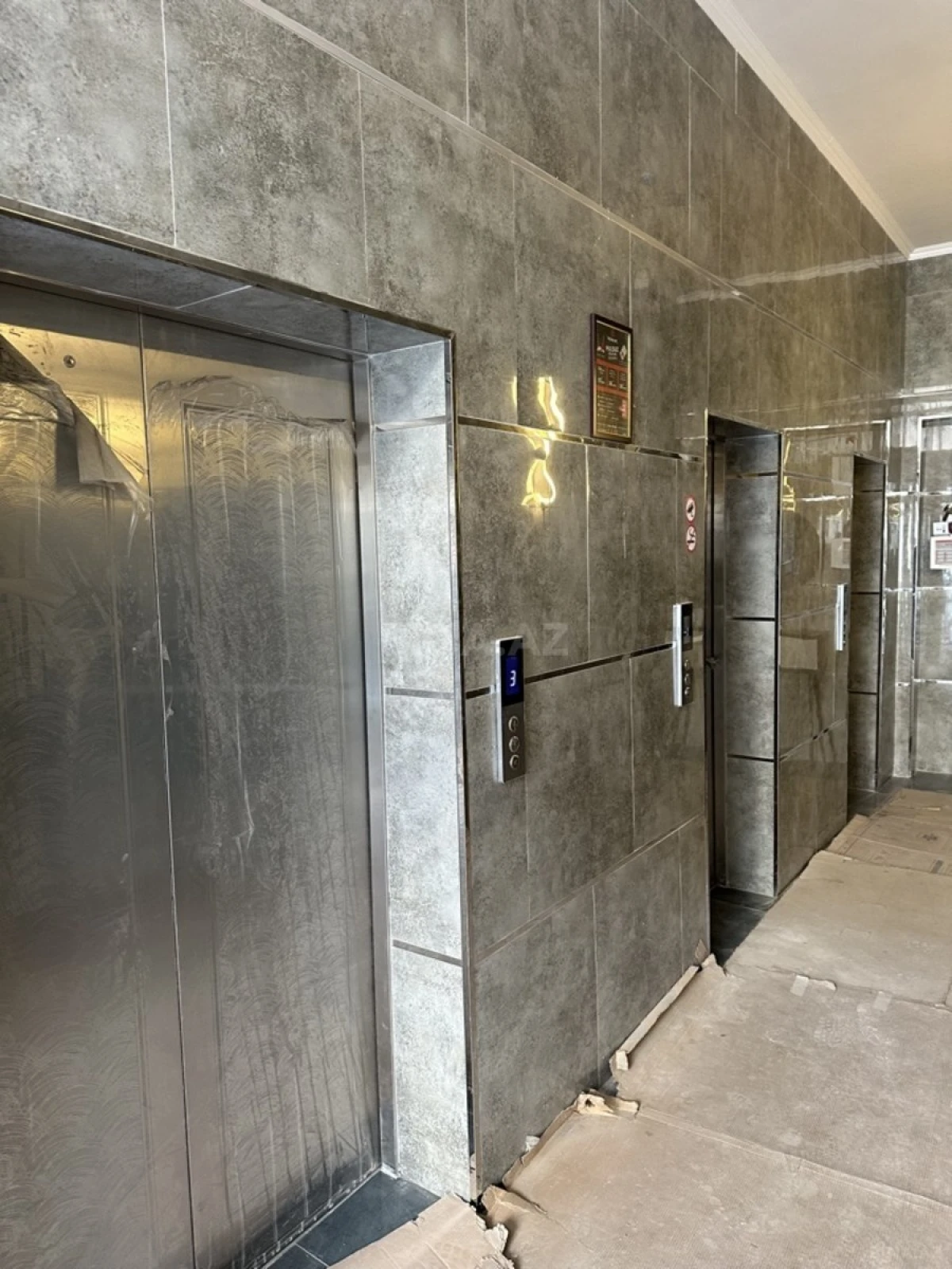 Satılır 1 otaqlı mənzil 72.9 m²