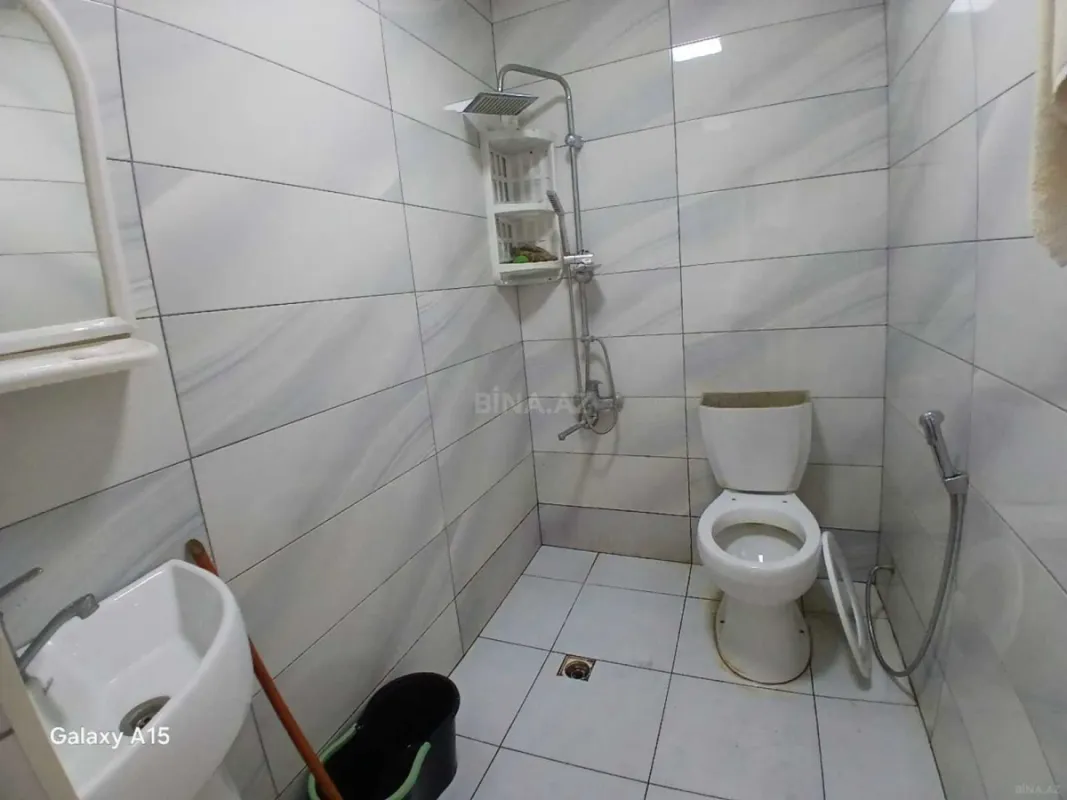 Satılır 9 otaqlı həyət evi 230 m²