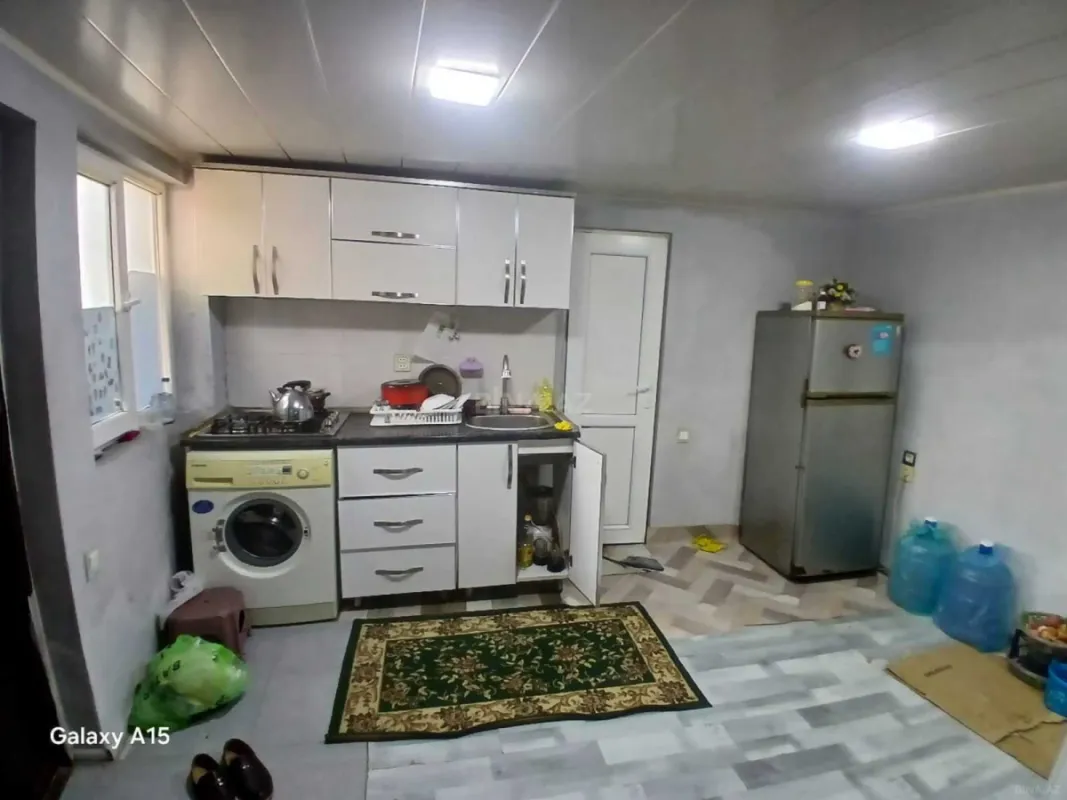 Satılır 9 otaqlı həyət evi 230 m²