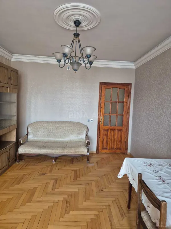 Satılır 2 otaqlı mənzil 68 m²