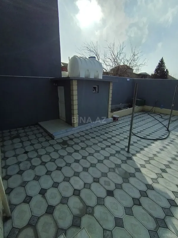 Satılır 5 otaqlı həyət evi 200 m²
