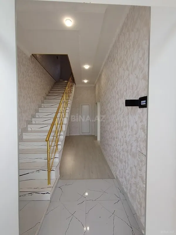 Satılır 5 otaqlı həyət evi 200 m²