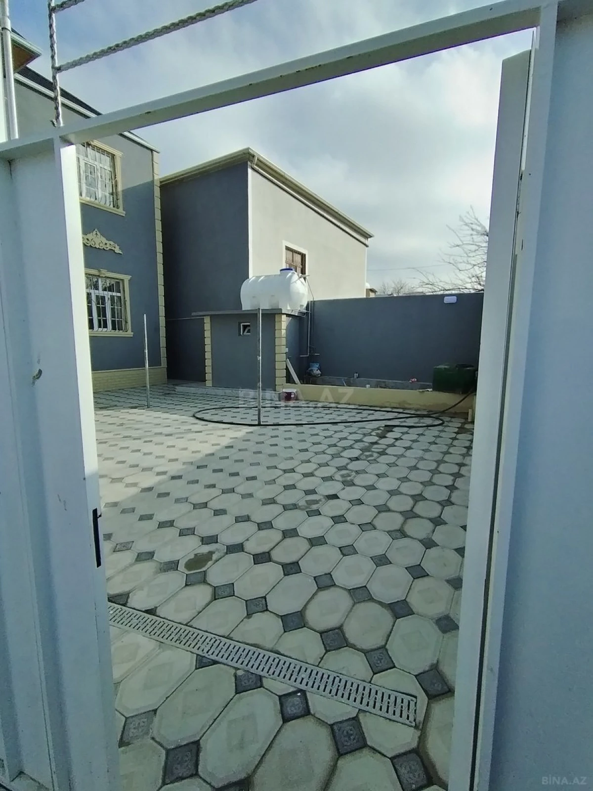 Satılır 5 otaqlı həyət evi 200 m²