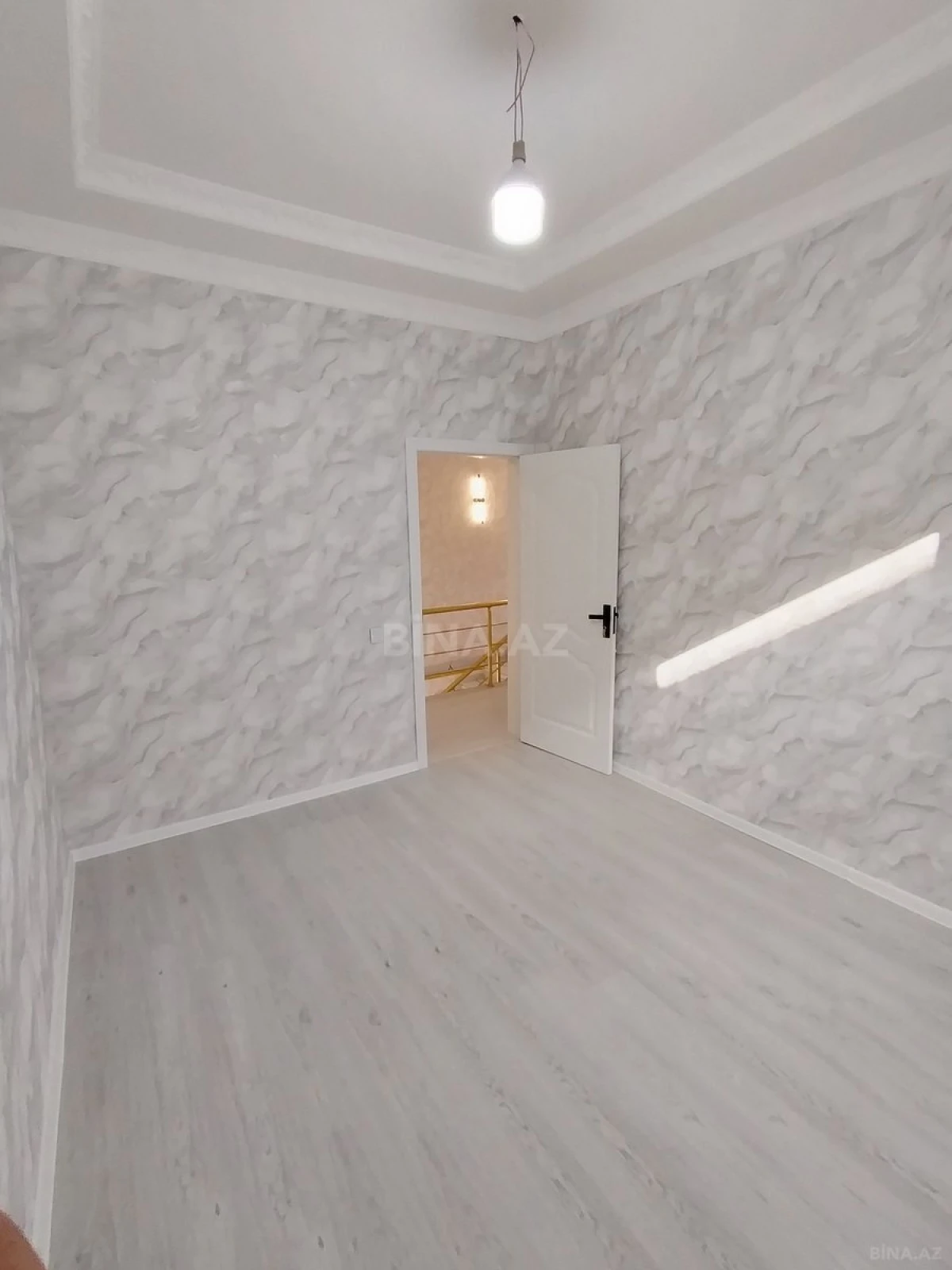 Satılır 5 otaqlı həyət evi 200 m²