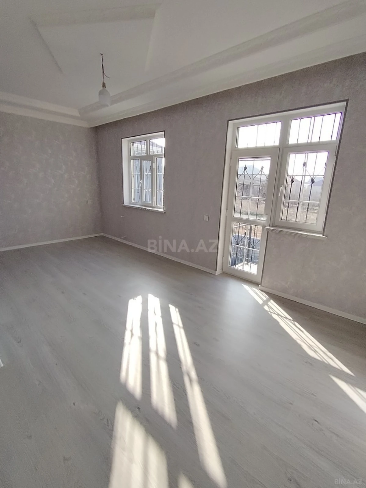 Satılır 5 otaqlı həyət evi 200 m²
