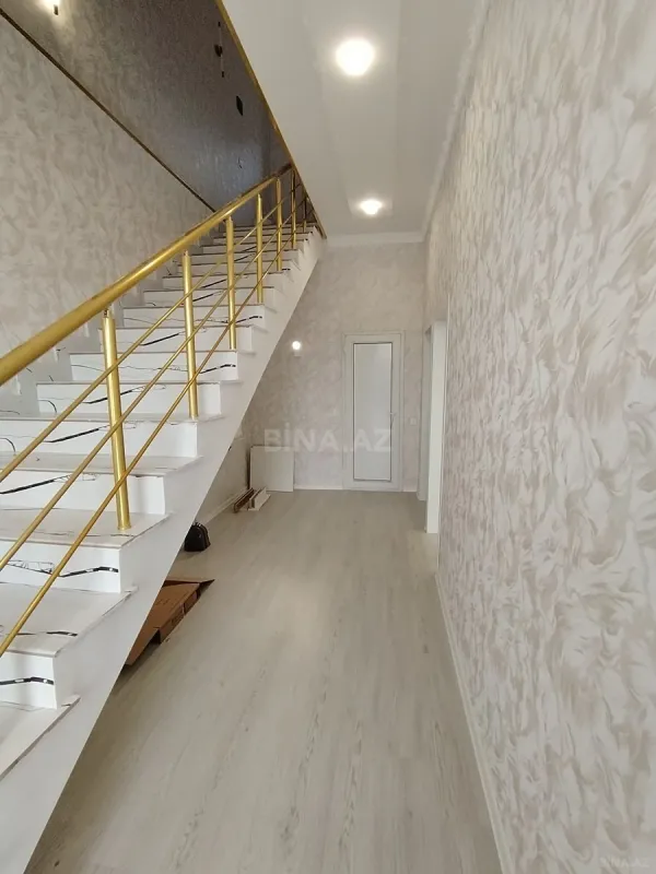 Satılır 5 otaqlı həyət evi 200 m²