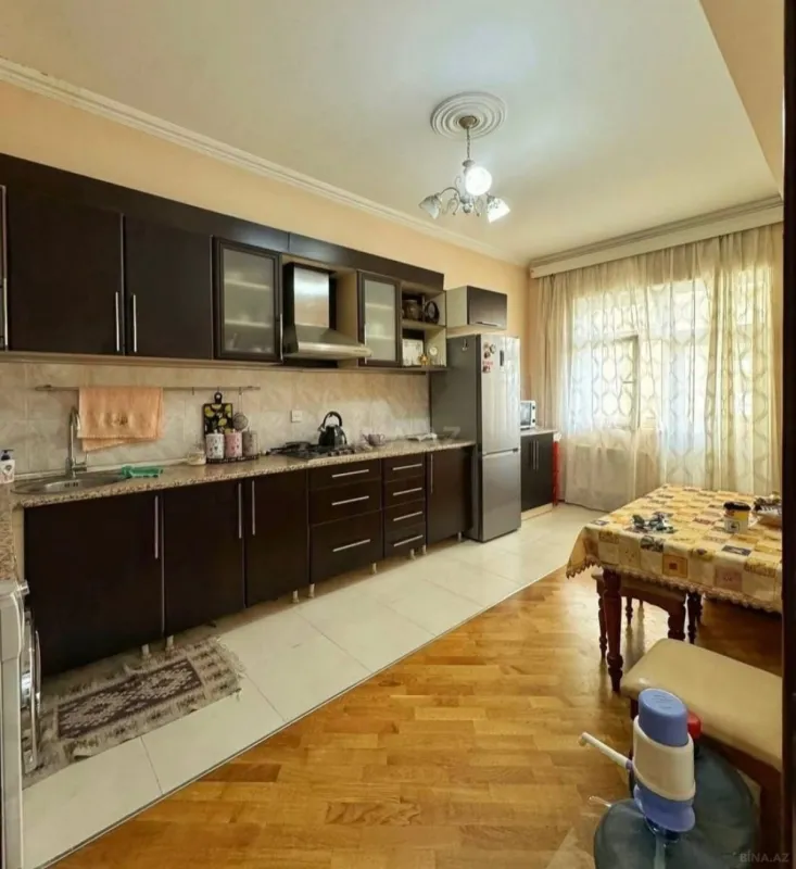 Kirayə verilir 3 otaqlı mənzil 120 m²