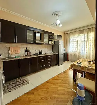 Kirayə verilir 3 otaqlı mənzil 120 m²