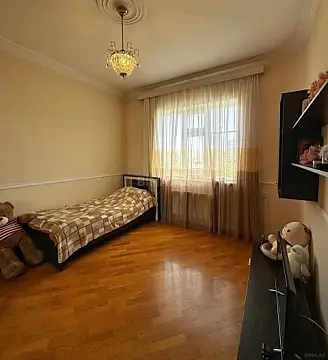 Kirayə verilir 3 otaqlı mənzil 120 m²