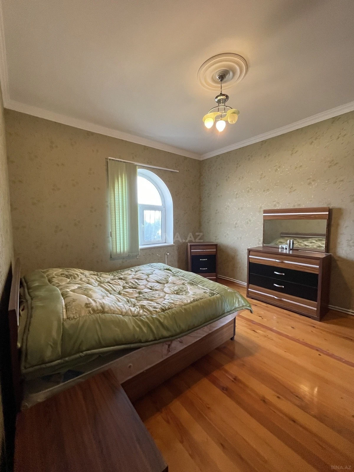 Satılır 5 otaqlı həyət evi 170 m²