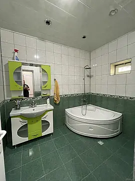Satılır 5 otaqlı həyət evi 170 m²