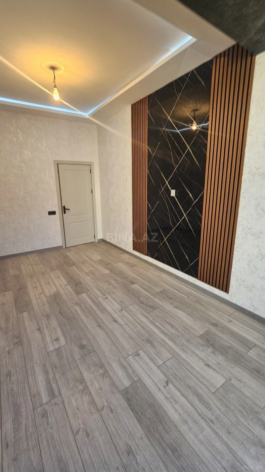 Satılır 2 otaqlı mənzil 68 m²
