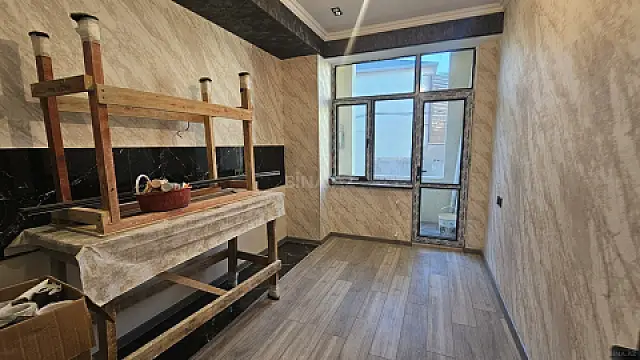 Satılır 2 otaqlı mənzil 68 m²