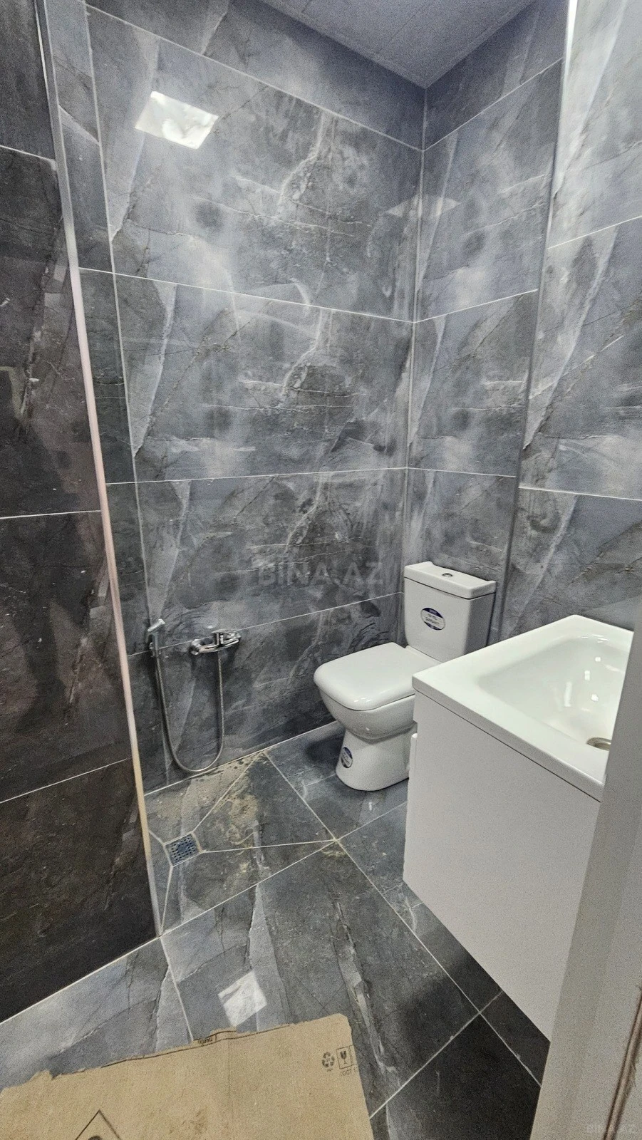 Satılır 2 otaqlı mənzil 68 m²