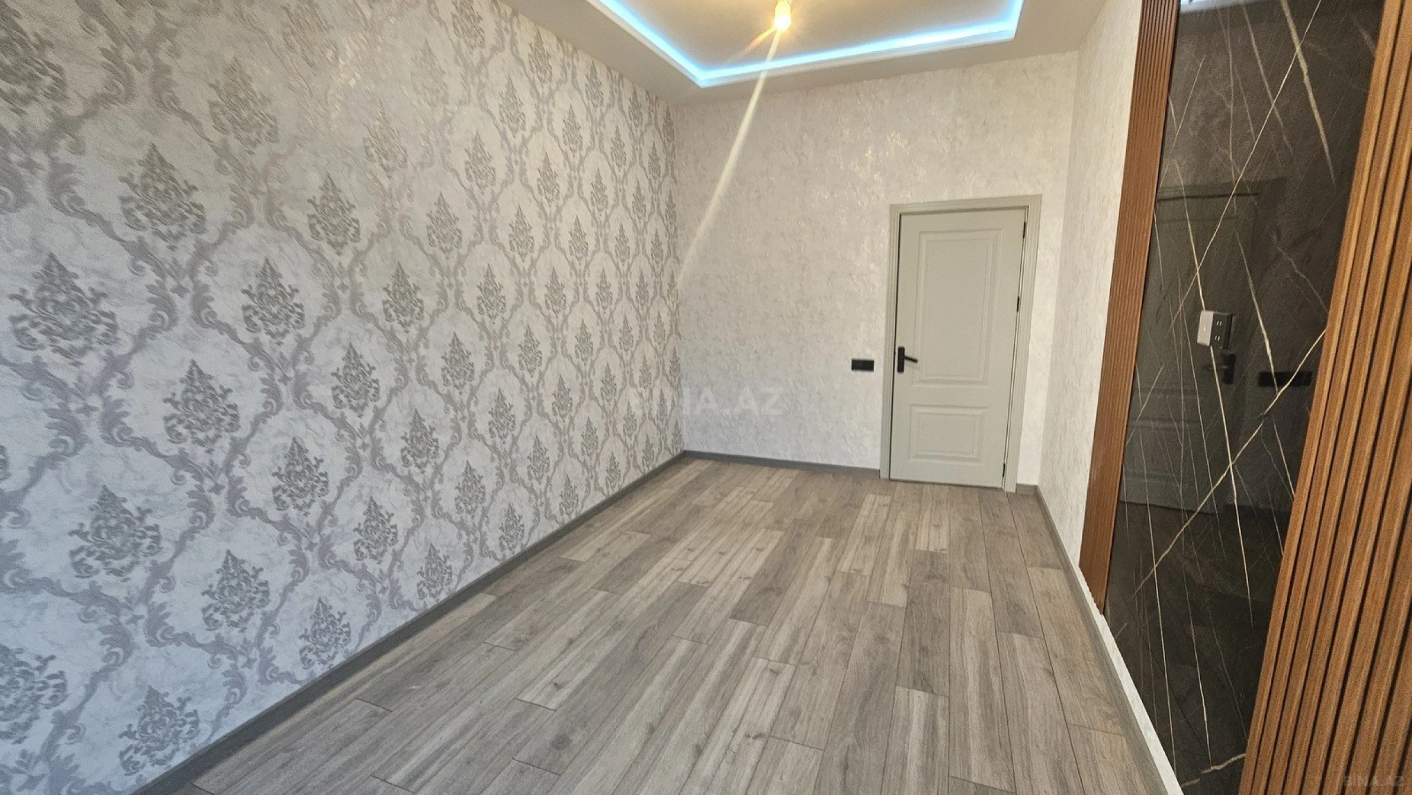 Satılır 2 otaqlı mənzil 68 m²