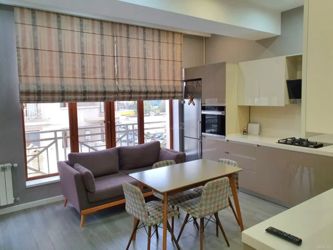 Satılır 3 otaqlı mənzil 162 m²